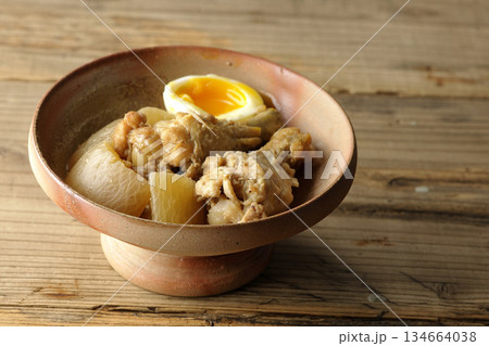 手羽元と大根と卵の甘辛煮 手羽元と大根と卵の甘辛煮 134664038