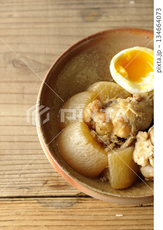 手羽元と大根と卵の甘辛煮 手羽元と大根と卵の甘辛煮 134664073