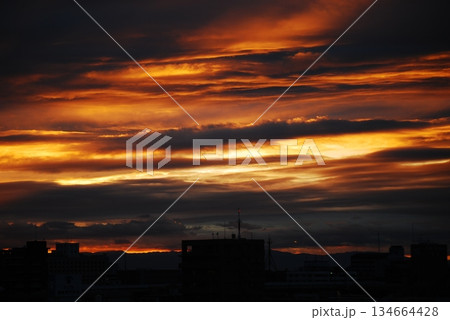 夕暮れの空 夕暮れの空 134664428