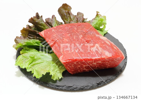 牛もも肉ブロック（国産牛等級3） 134667134