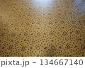 タイルの壁の模様 134667140