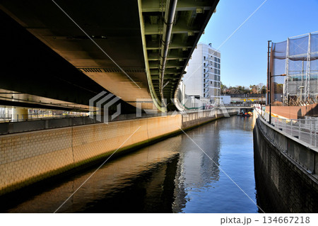 堀船橋／石神井川より上流／鎗溝橋、王子駅方向を望む(東京都北区)【2025.12】 134667218