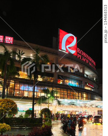 躍動するフィリピン - 賑わうマニラ（マラテ・エルミタ）の夕景 　都市景観（2025年5月） 134668313