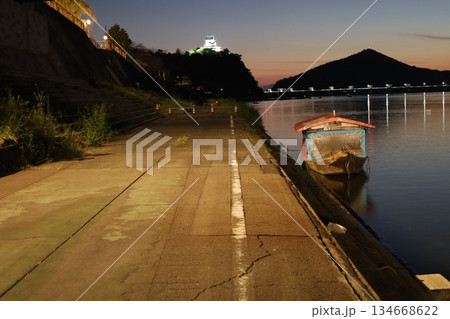 木曽川から見る犬山城【愛知・犬山】 134668622