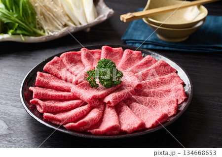 国産和牛 肩薄切り しゃぶしゃぶ用 国産和牛 肩薄切り しゃぶしゃぶ用 134668653