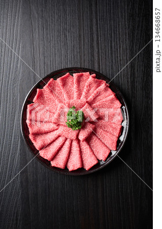 国産和牛 肩薄切り しゃぶしゃぶ用 国産和牛 肩薄切り しゃぶしゃぶ用 134668657