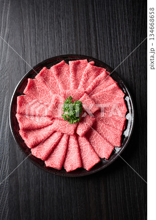 国産和牛　肩薄切り　しゃぶしゃぶ用 134668658