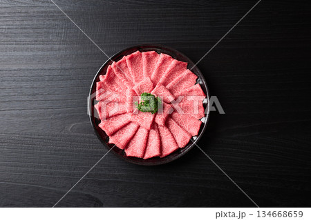 国産和牛　肩薄切り　しゃぶしゃぶ用 134668659