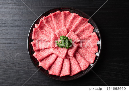 国産和牛　肩薄切り　しゃぶしゃぶ用 134668660