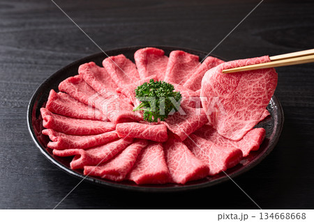 国産和牛 肩薄切り しゃぶしゃぶ用 国産和牛 肩薄切り しゃぶしゃぶ用 134668668