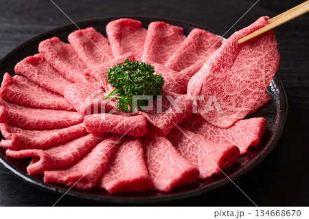 国産和牛 肩薄切り しゃぶしゃぶ用 国産和牛 肩薄切り しゃぶしゃぶ用 134668670