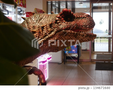 館内にあらわれた恐竜オブジェ(群馬県前橋市あいのやまの湯) 館内にあらわれた恐竜オブジェ(群馬県前橋市あいのやまの湯) 134671680