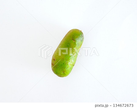 ソラニン・チャコニンの毒素で緑色に変色したじゃがいも 134672673