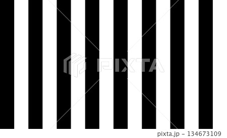 白黒の縦ストライプのパターン背景イラスト。モノクロのシンプルな壁紙素材 白黒の縦ストライプのパターン背景イラスト。モノクロのシンプルな壁紙素材 134673109