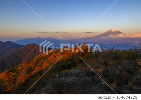 山から富士山 山から富士山 134674229