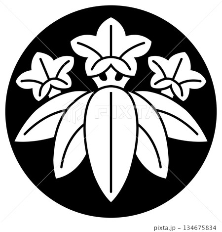 家紋です。石持地抜笹竜胆といいます。 134675834