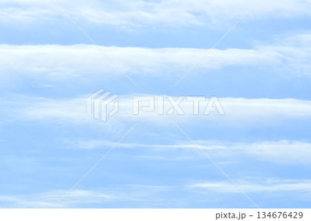 豪快に流れる波状雲（ fix撮影 ) 134676429