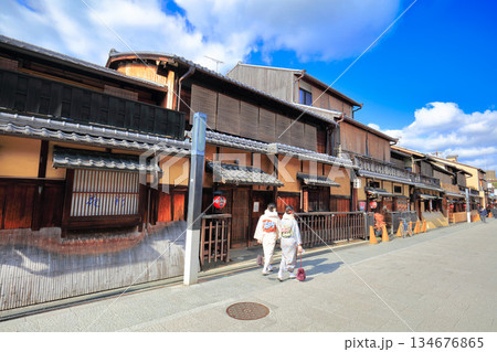 【京都府】晴天の祇園(花見小路) 【京都府】晴天の祇園(花見小路) 134676865
