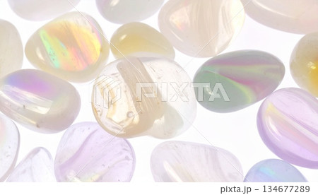 白背景に透き通る淡い宝石とクリスタルの輝き女性向けおしゃれテクスチャ背景 白背景に透き通る淡い宝石とクリスタルの輝き女性向けおしゃれテクスチャ背景 134677289