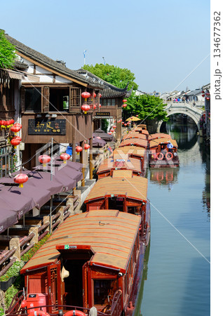 中国にある蘇州のとても美しい街並み風景 134677362