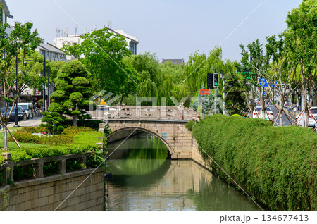 中国にある蘇州のとても美しい街並み風景 134677413