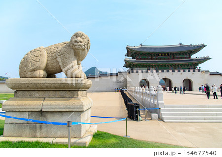 韓国ソウルにある景福宮のとても美しい風景 韓国ソウルにある景福宮のとても美しい風景 134677540