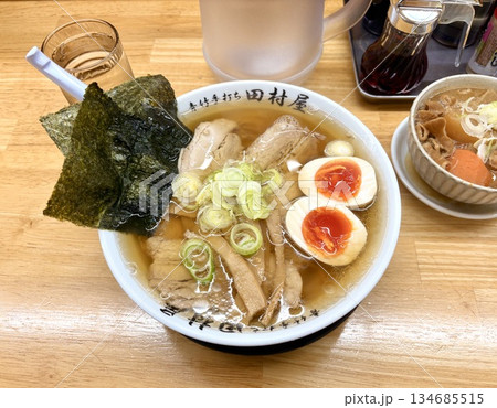 澄みきった一杯、静かに沁みる 澄みきった一杯、静かに沁みる 134685515