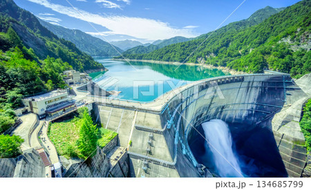 富山県・夏の黒部ダム 134685799