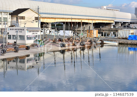 船橋海老川河口の漁港の景色 船橋海老川河口の漁港の景色 134687539