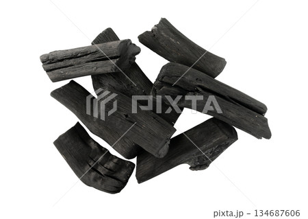 透明背景（png）に備長炭（木炭） 134687606