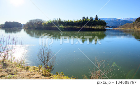 最上川　大淀地区の静かな流れ　山形県 134688767