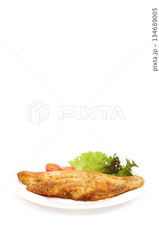 パンガシウス 白身魚 ムニエル 明るい背景 パンガシウス 白身魚 ムニエル 明るい背景 134689005