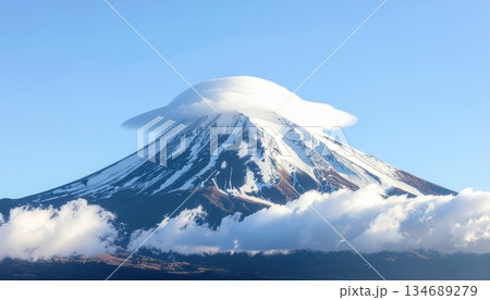《AI画像》笠雲のかかった富士山と青空 134689279