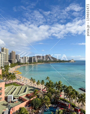 ハワイ シェラトンワイキキ ラナイから望むワイキキビーチ 134691471