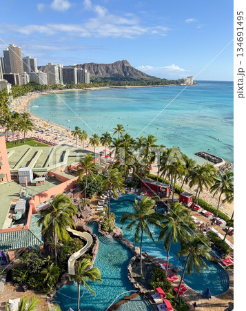 ハワイ シェラトンワイキキ ラナイから望むワイキキビーチ 134691495