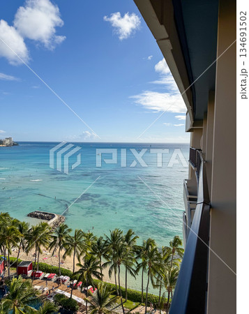 ハワイ シェラトンワイキキ ラナイから望むワイキキビーチ ハワイ シェラトンワイキキ ラナイから望むワイキキビーチ 134691502