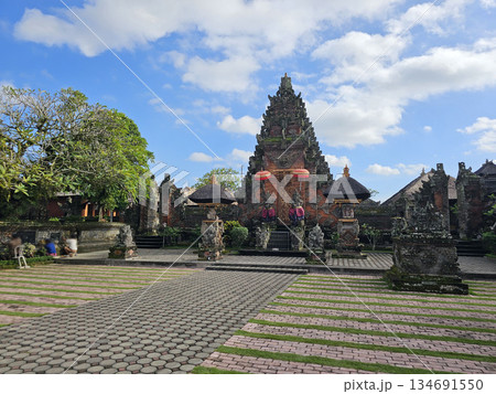バリ島　ウブド　バトゥアン寺院 134691550