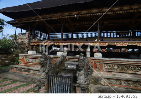 バリ島　ウブド　バトゥアン寺院 134691555