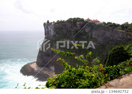 バリ島　ウルワツ寺院 134692752