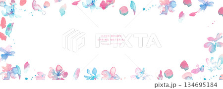 水彩画。水彩タッチの桜のベクター背景。舞い上がる桜の背景。春の桜水彩画。 134695184