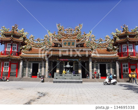 道教寺院の正面 134695338