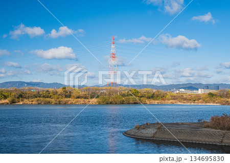 天野川河口付近から高槻市方面の眺め　淀川　大阪府高槻市　枚方市 134695830