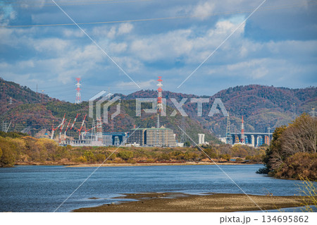 冬の淀川風景　大阪府高槻市 134695862