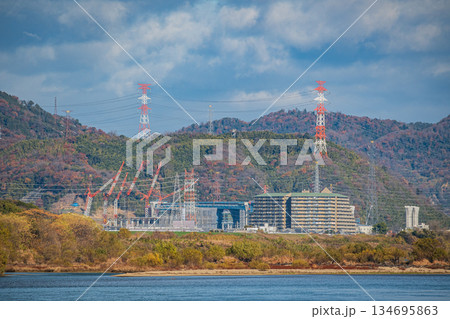 冬の淀川風景　大阪府高槻市 134695863