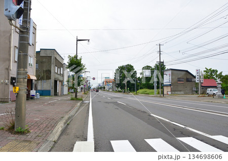 直線道路日本一の国道12号の風景 134698606