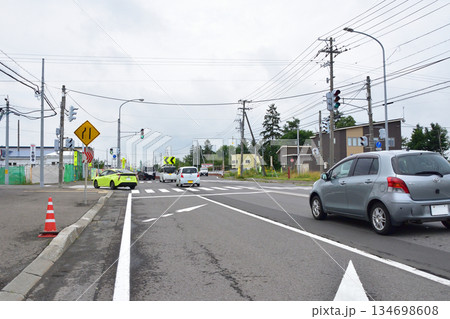 直線道路日本一の国道12号の風景 134698608