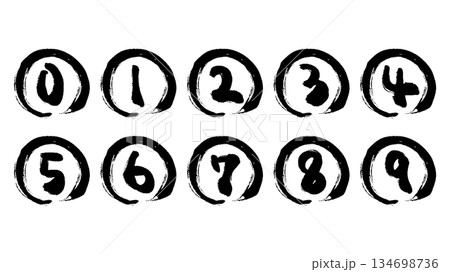 筆タッチの手描きの0～9のイラストセット 134698736