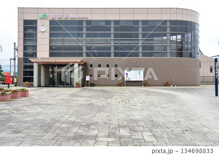 JR北海道函館本線の美唄駅の風景 134698833