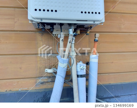 ガス給湯器の交換 134699169