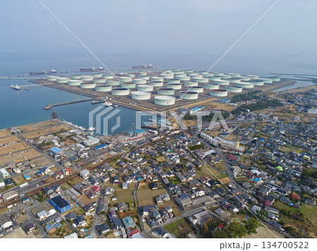 鹿児島市喜入町の新日本石油基地の空撮 134700522
